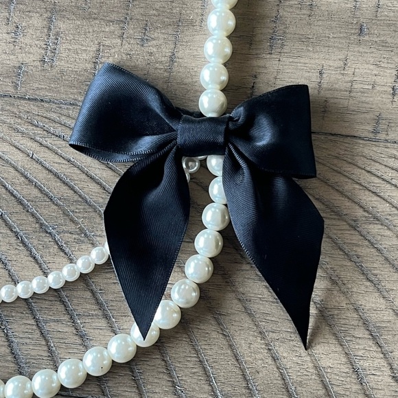 Long Pearl Necklace with Black Bow - Picture 2 of 2